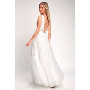 Lulu’s Zolie Embroidered Backless Maxi Wedding Dress in White Medium